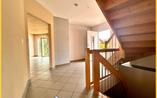 „Sonnenvilla“ Lichtdurchflutetes, familienfreundliches Einfamilienhaus in Probstried