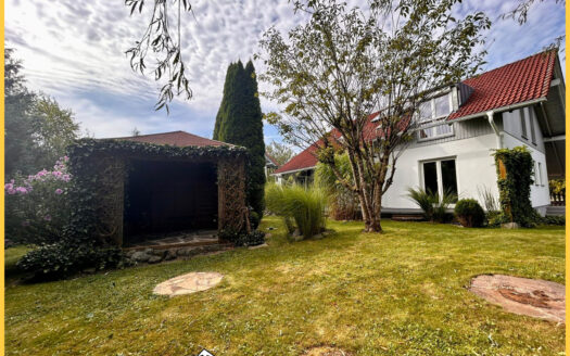 „Sonnenvilla“ Lichtdurchflutetes, familienfreundliches Einfamilienhaus in Probstried