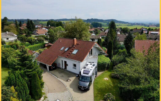 „Sonnenvilla“ Lichtdurchflutetes, familienfreundliches Einfamilienhaus in Probstried