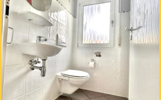 „Sonnenvilla“ Lichtdurchflutetes, familienfreundliches Einfamilienhaus in Probstried