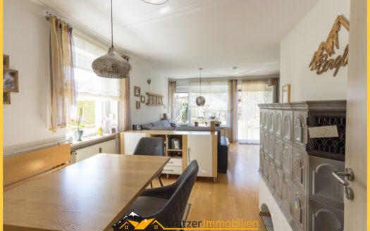 „Familiendomizil!“ Helles, freundliches Reiheneckhaus mit Garage in Ermengerst