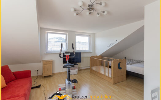 „Familiendomizil!“ Helles, freundliches Reiheneckhaus mit Garage in Ermengerst