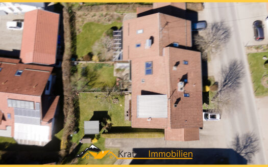 „Familiendomizil!“ Helles, freundliches Reiheneckhaus mit Garage in Ermengerst