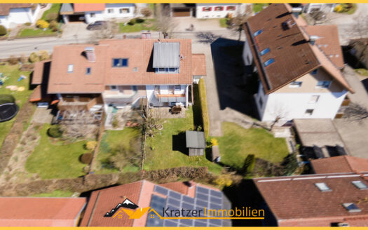 „Familiendomizil!“ Helles, freundliches Reiheneckhaus mit Garage in Ermengerst