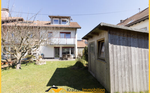 „Familiendomizil!“ Helles, freundliches Reiheneckhaus mit Garage in Ermengerst