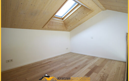 Lichtdurchflutete, moderne 5-Zi.-Wohnung mit 2 Balkonen in hochwertiger Ausstattung in Waltenhofen