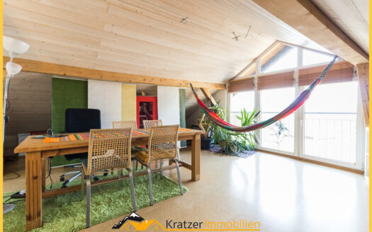 Charmante, lichtdurchflutete 4-Zi.-ETW mit Balkon und Garage in Betzigau