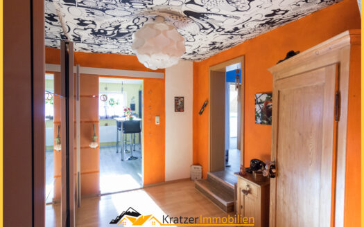 Charmante, lichtdurchflutete 4-Zi.-ETW mit Balkon und Garage in Betzigau