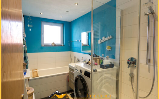 Charmante, lichtdurchflutete 4-Zi.-ETW mit Balkon und Garage in Betzigau