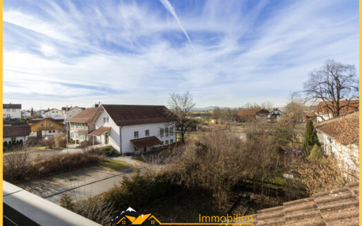 Charmante, lichtdurchflutete 4-Zi.-ETW mit Balkon und Garage in Betzigau