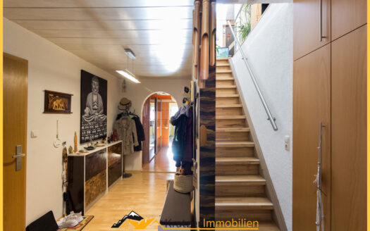 Charmante, lichtdurchflutete 4-Zi.-ETW mit Balkon und Garage in Betzigau