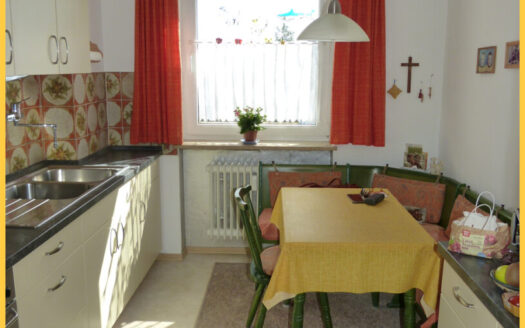 Helle 3-Zi.-Wohnung mit schönem West-Balkon, EBK und Garage in Kempten-Haubenschloß