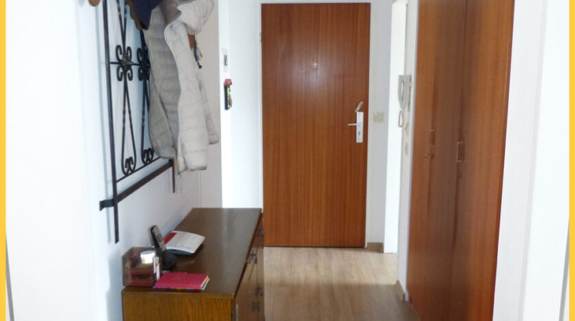 Flur mit Einbauschrank