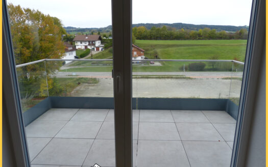 Neuwertige 4-Zi.-DG-Wohnung mit Westbalkon in Waltenhofen