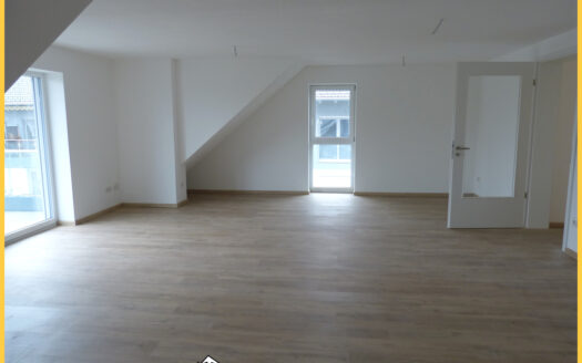 Neuwertige 4-Zi.-DG-Wohnung mit Westbalkon in Waltenhofen