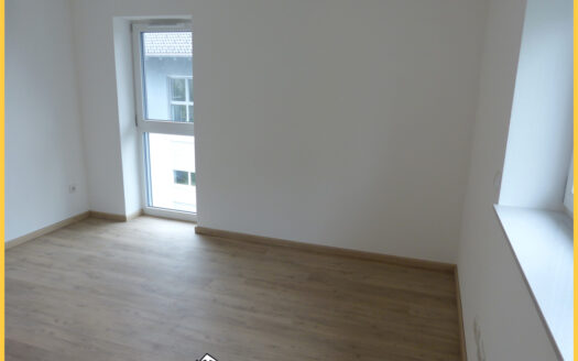 Neuwertige 4-Zi.-DG-Wohnung mit Westbalkon in Waltenhofen